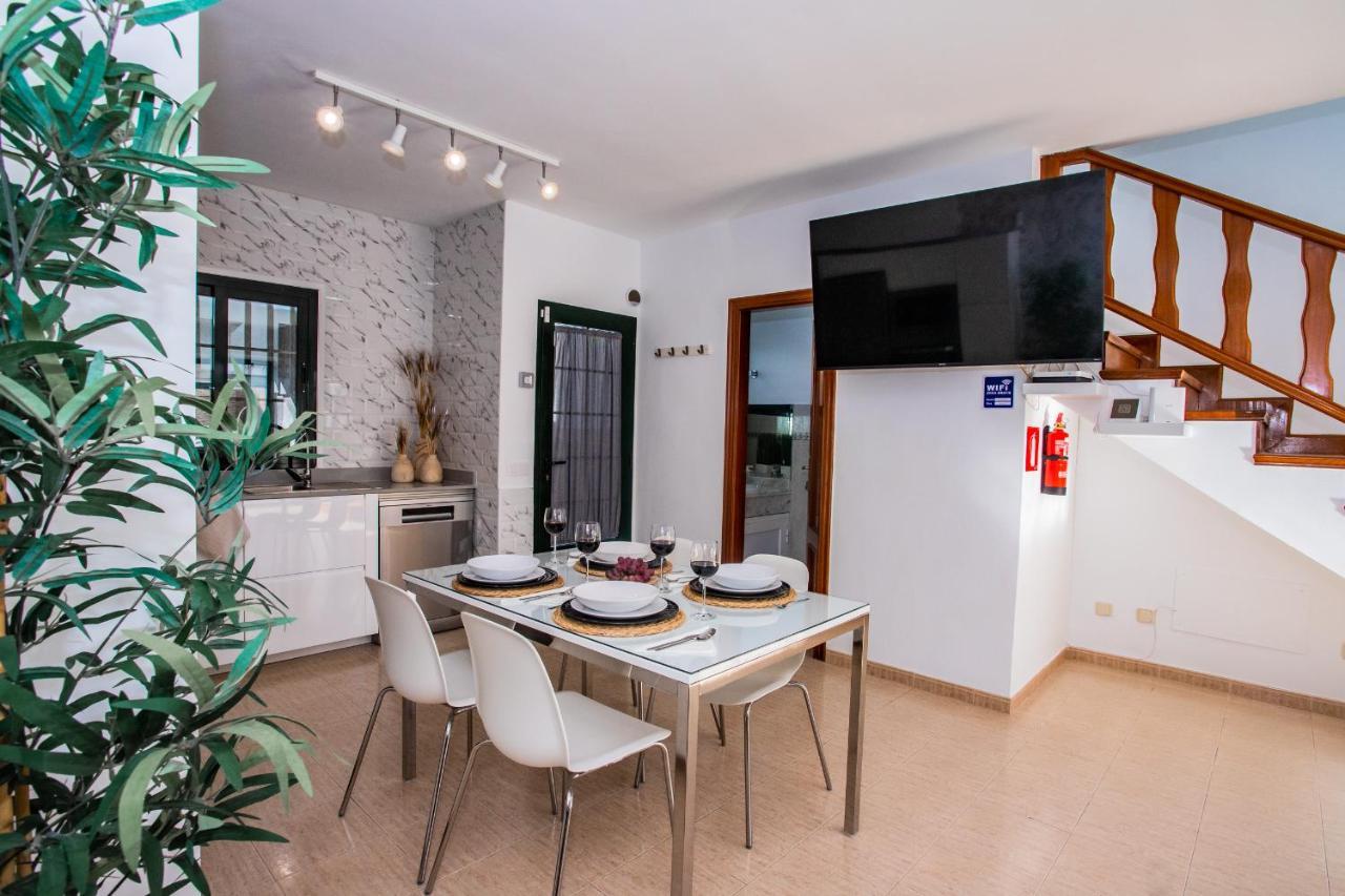 Casa Evelyn Piscina Climatizada Villa Плая Бланка Екстериор снимка