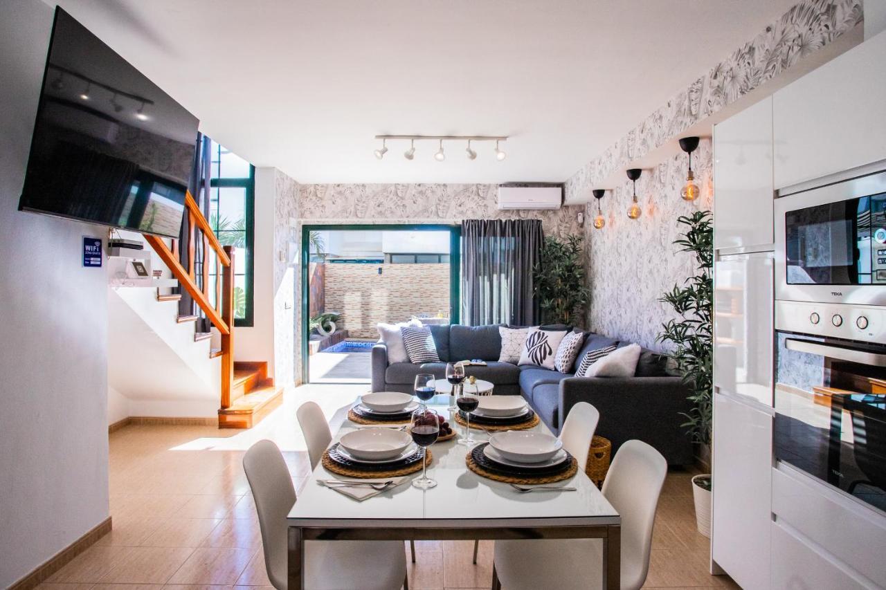 Casa Evelyn Piscina Climatizada Villa Плая Бланка Екстериор снимка